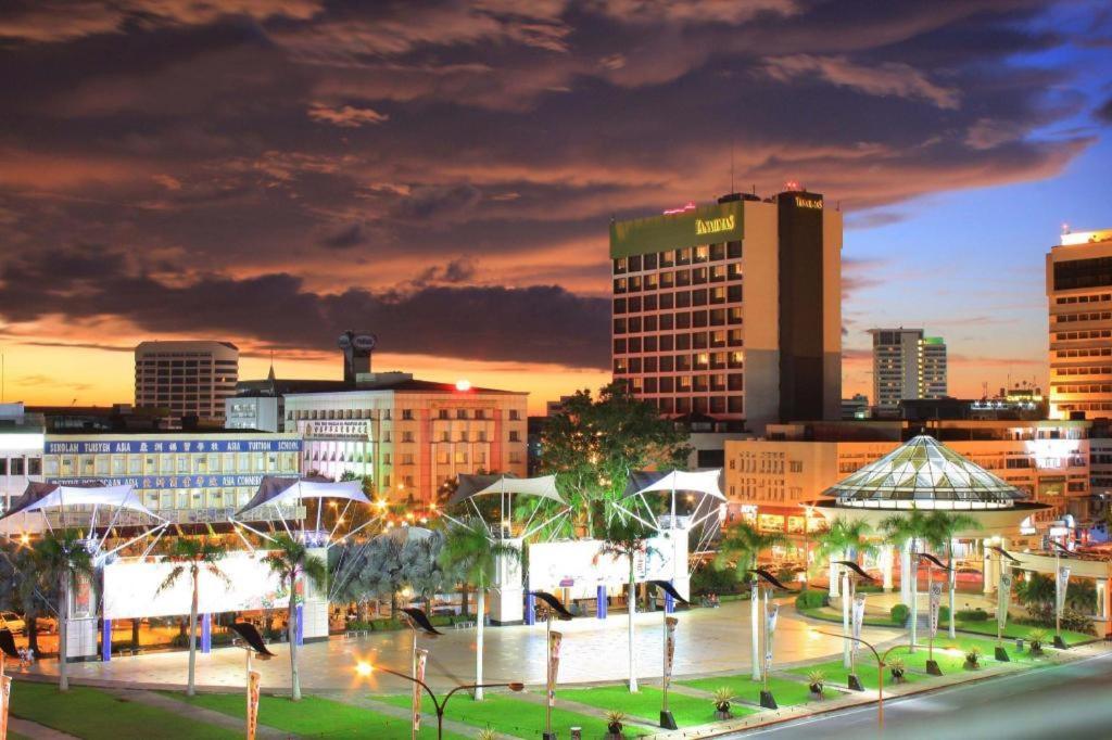 Tanahmas The Sibu Hotel Exterior photo