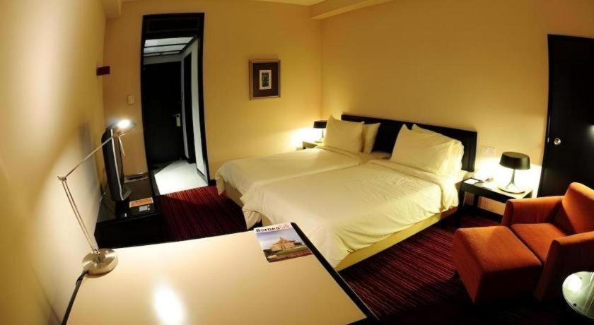 Tanahmas The Sibu Hotel Exterior photo